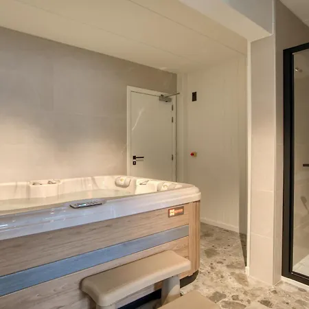 Holiday home Imabel - Pour 14 Personnes Avec Sauna Et Jacuzzi Malmedy