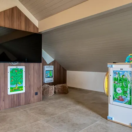 Imabel - Pour 14 Personnes Avec Sauna Et Jacuzzi Holiday home